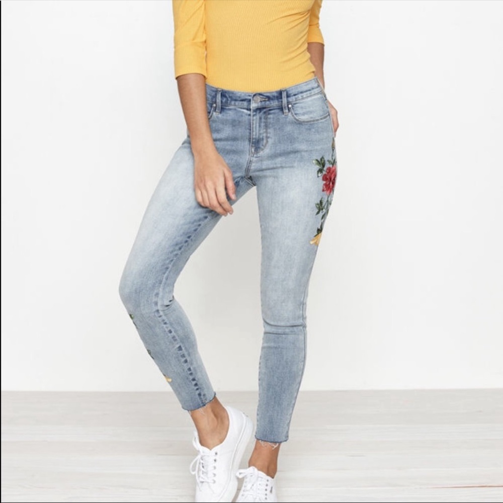 PacSun Floral Embroidered High Rise Ankle Jegging - Picture 2 of 14